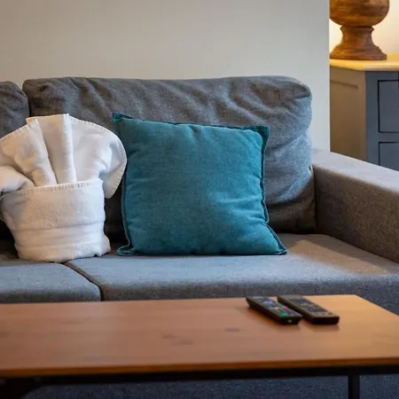 Daisy Un Pres De La Place Du Vieux Marche 鲁昂