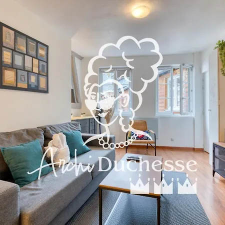 Appartement Daisy Un Pres De La Place Du Vieux Marche